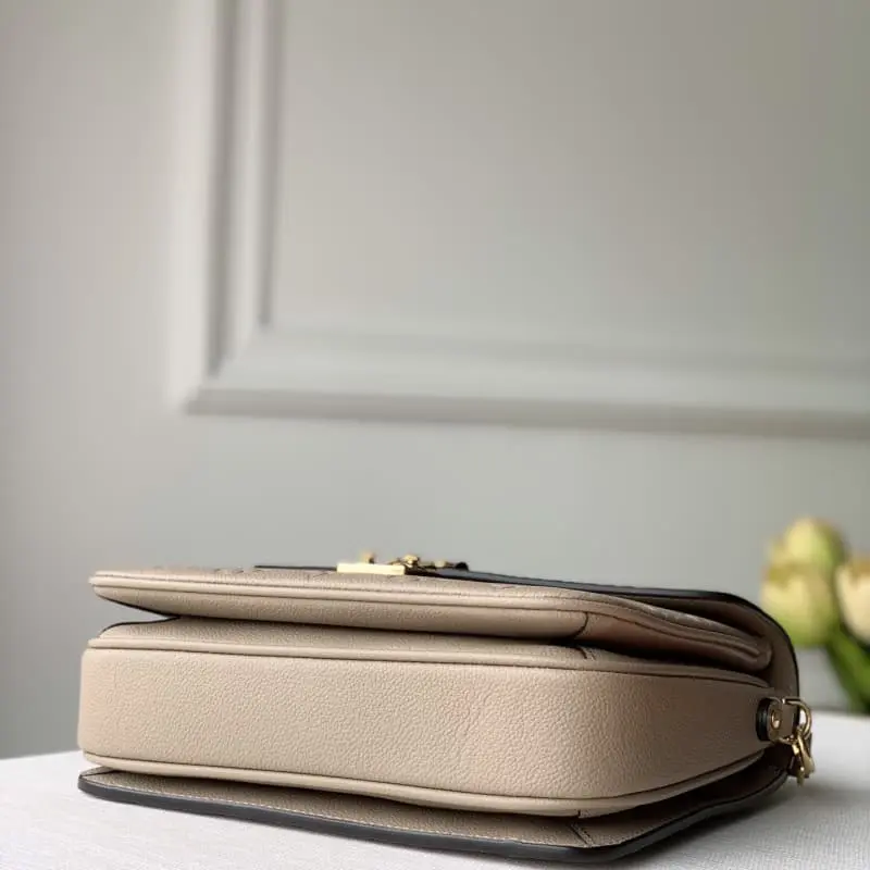 M44738 25x19x7cm High Quality Bags - Image 4