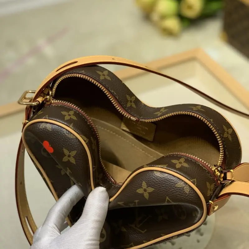 M57456 22x16x6cm High Quality Bags - Image 4