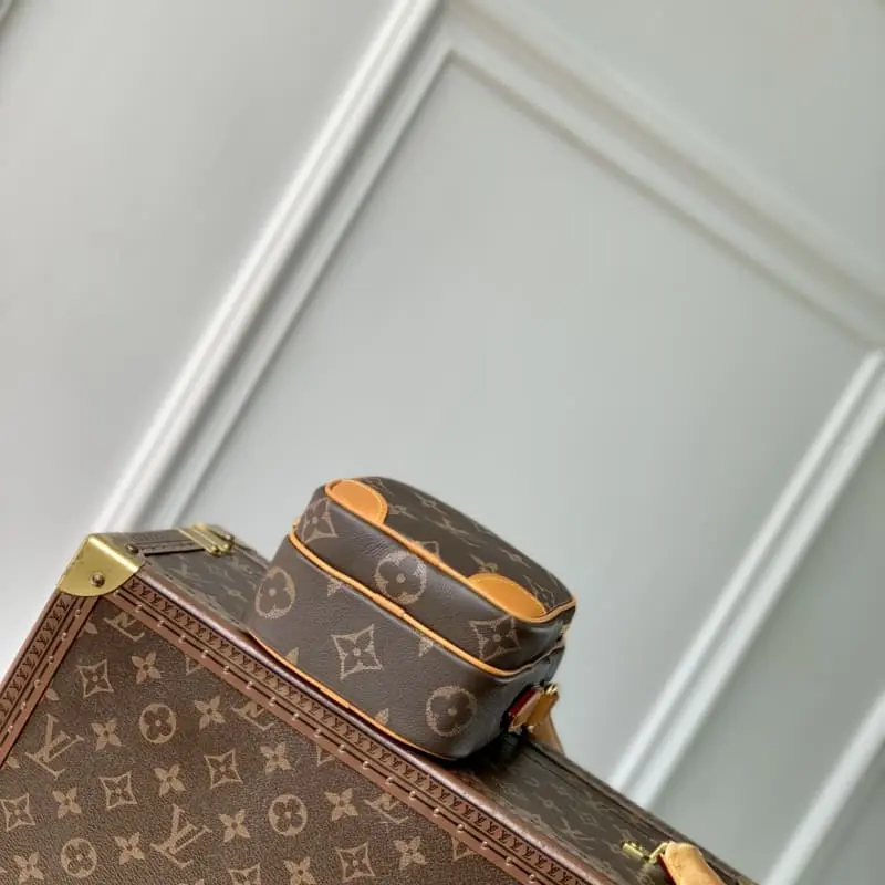 M14024 20x8x13.5cm High Quality Bags - Image 4