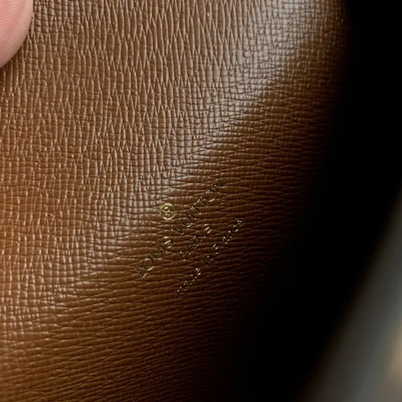 M00991. Presbyopia 16x7x8cm High Quality Bags - Image 4