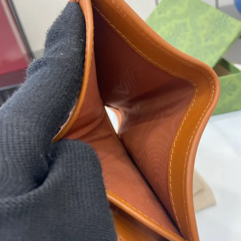 820692 CM 5 High-Quality Bags - Image 7