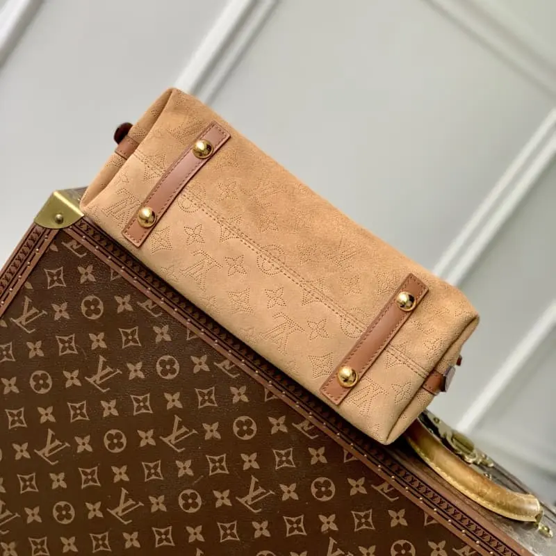 M11843 24x12x29cm High Quality Bags - Image 4