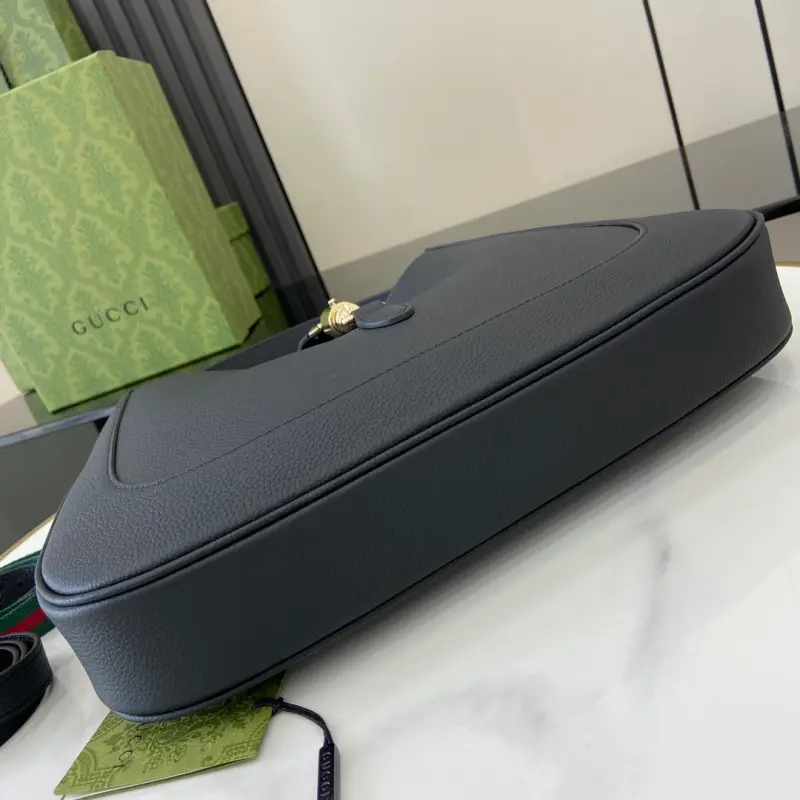 810229 CM 1 High-Quality Bags - Image 4