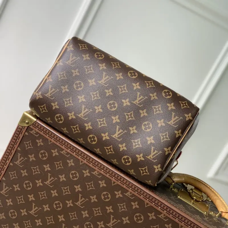 M11945 21x17x30cm High Quality Bags - Image 4