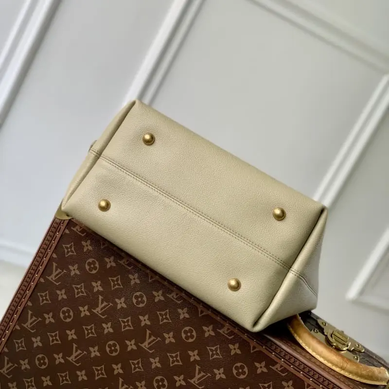 M24988 Green 35x18x31cm High Quality Bags - Image 4