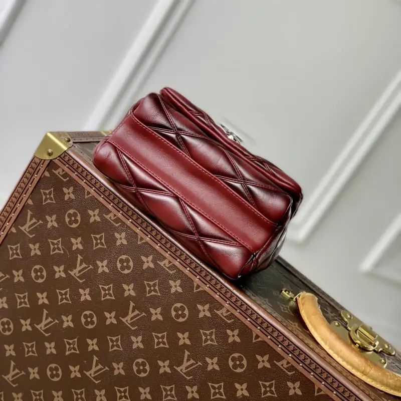 M12567 Wine Red 14x9x20cm High Quality Bags - Image 4