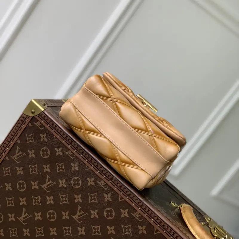 M12332 Tan 14x9x20cm High Quality Bags - Image 4