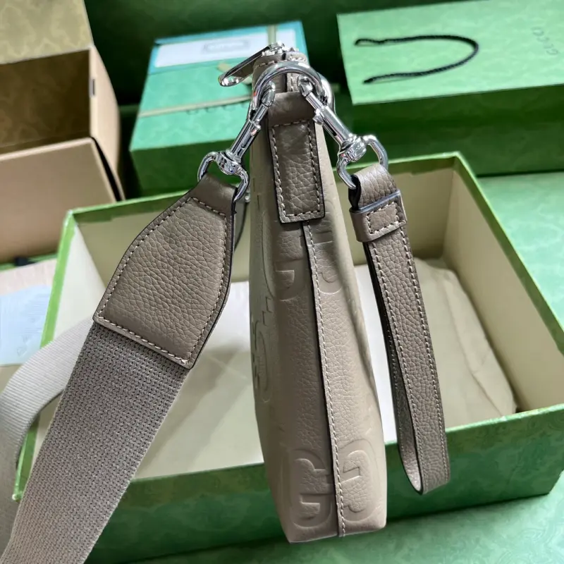 696009 CM 3 High-Quality Bags - Image 4