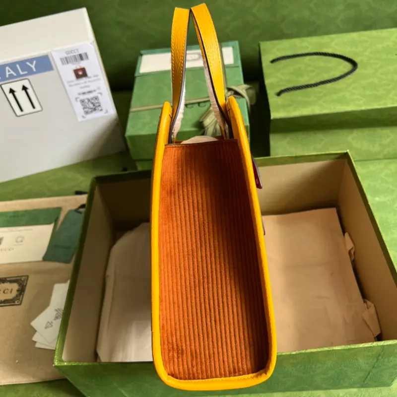 705042 CM 1 High-Quality Bags - Image 4