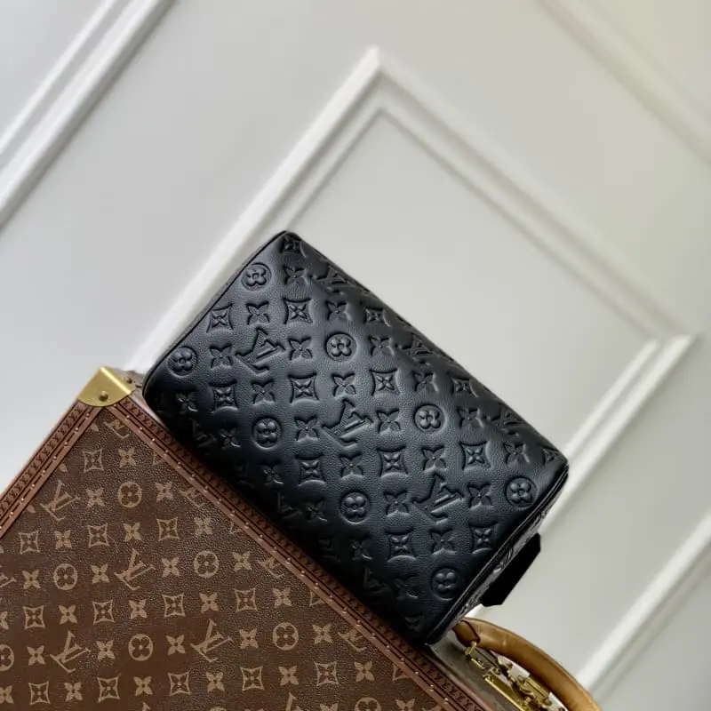 M12645 28x15x16.5cm High Quality Bags - Image 4