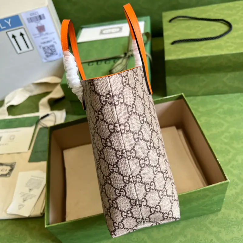 410812 CM 17 High-Quality Bags - Image 4