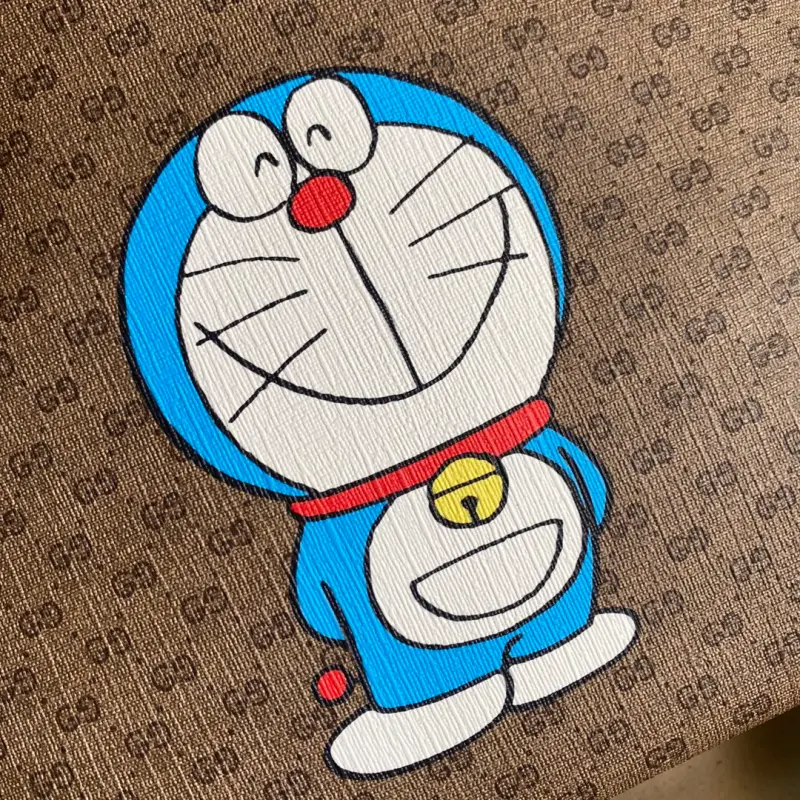 410812 CM 18 High-Quality Bags - Image 4