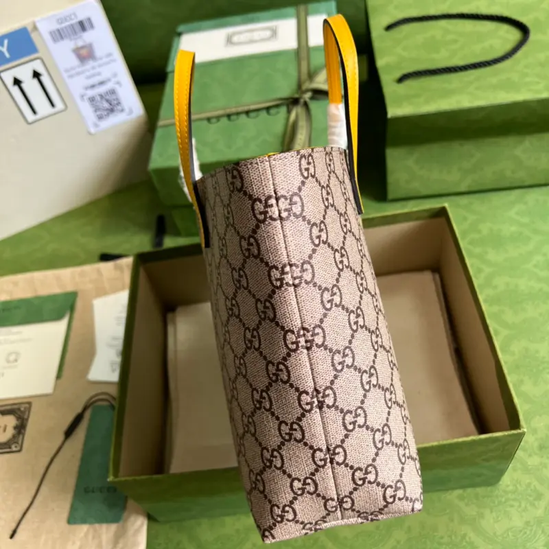 410812 CM 26 High-Quality Bags - Image 4