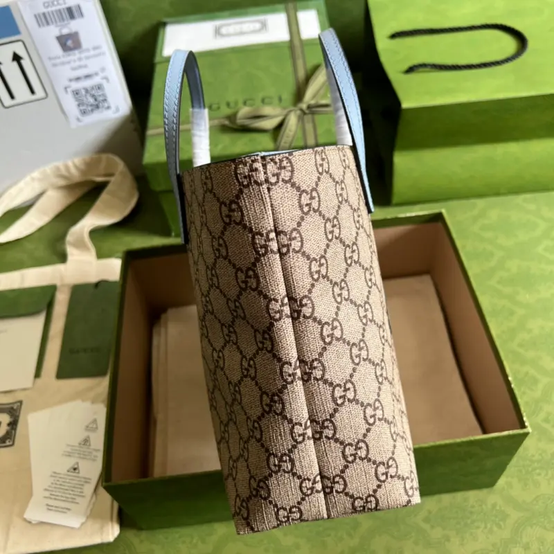 410812 CM 31 High-Quality Bags - Image 4