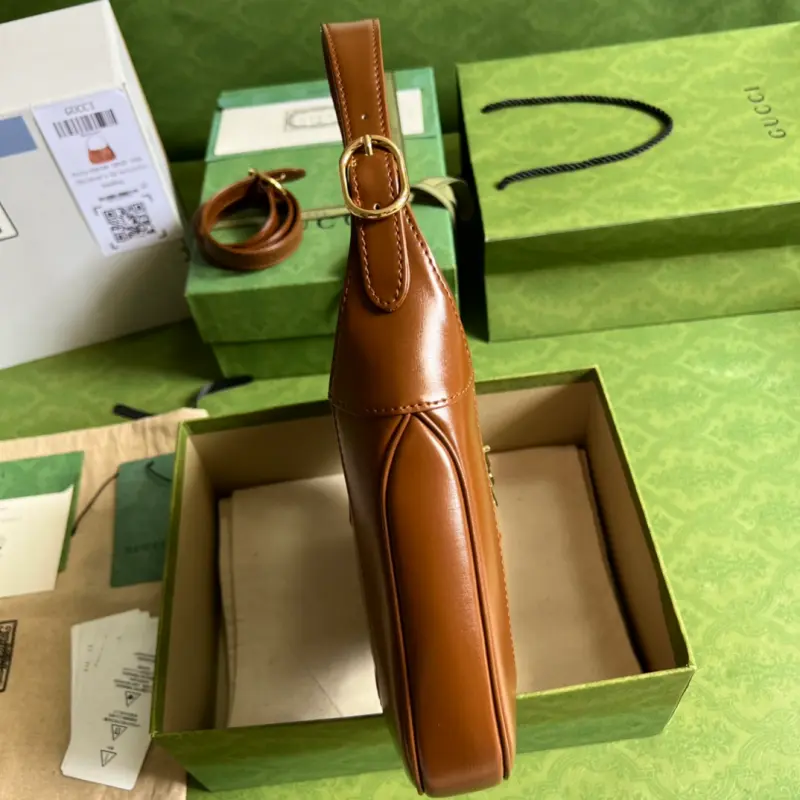 636709 CM 6 High-Quality Bags - Image 4