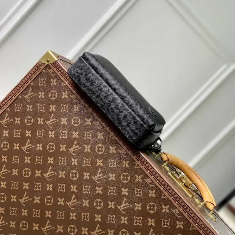 M11657 Black 22.5x15.5x7.5cm High Quality Bags - Image 4