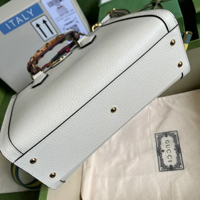702721 CM 5 High-Quality Bags - Image 3