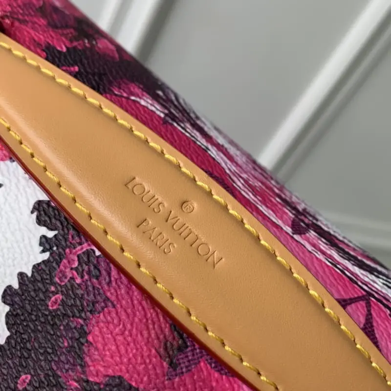 M24987 30x15x8cm High Quality Bags - Image 4