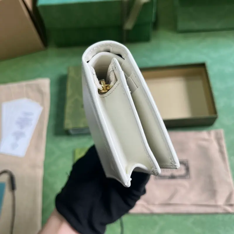 621887 CM 6 High-Quality Bags - Image 4