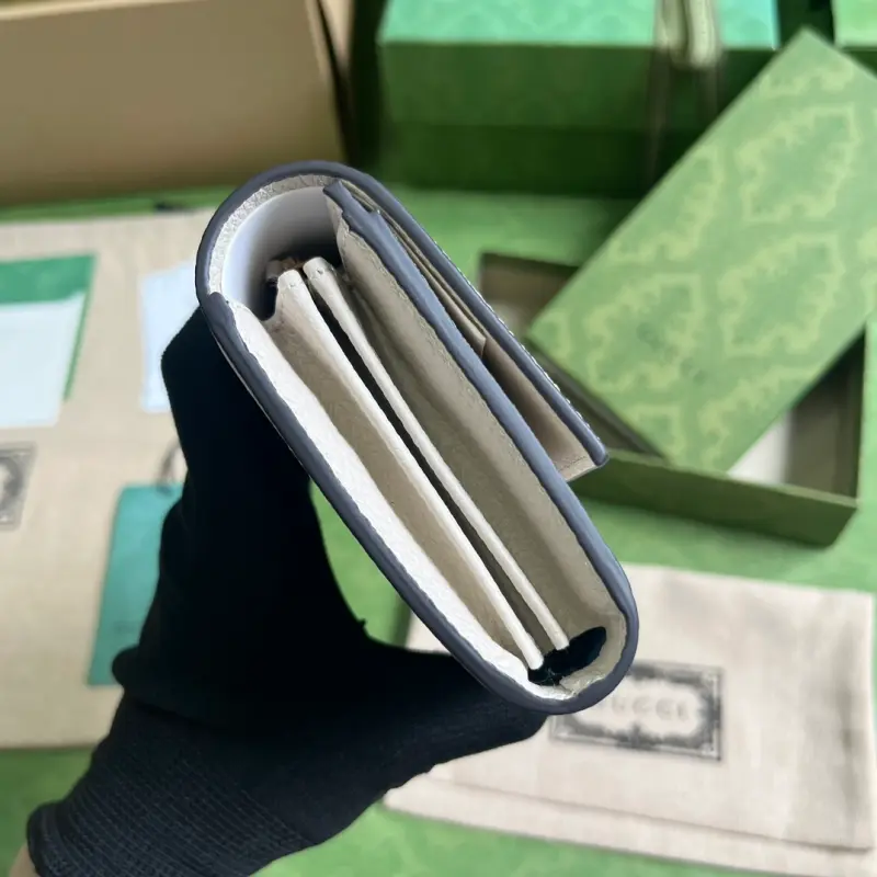 750461 CM 1 High-Quality Bags - Image 4