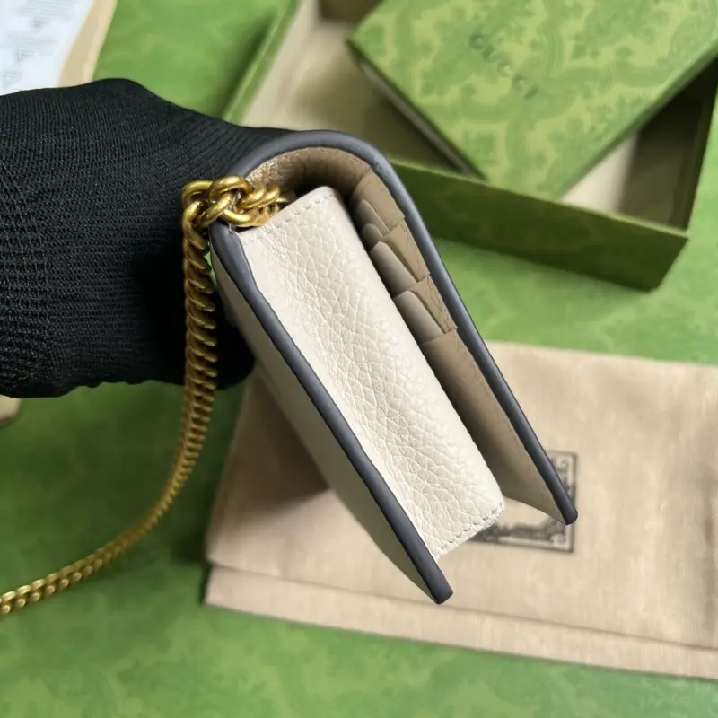 746056 CM 1 High-Quality Bags - Image 4