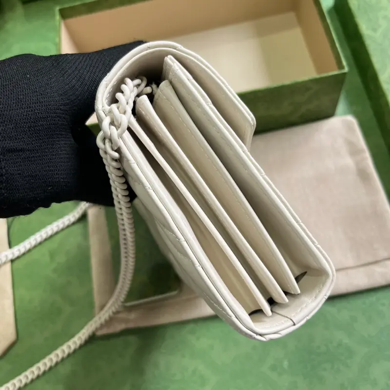 474575 CM 3 High-Quality Bags - Image 4