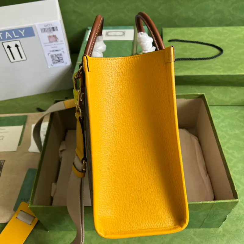 680956 CM 1 High-Quality Bags - Image 4