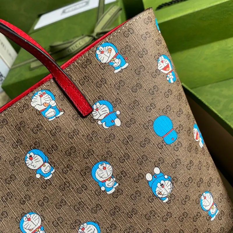 410812 CM 19 High-Quality Bags - Image 4