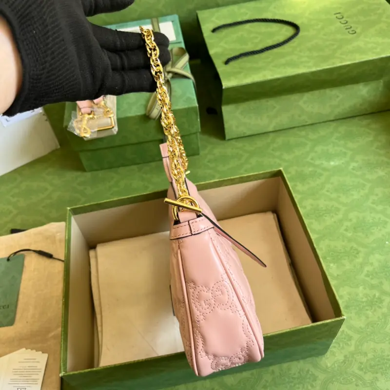 735049 CM 6 High-Quality Bags - Image 4