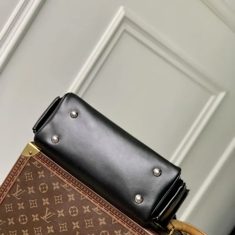 M12934 17x12x28cm High Quality Bags - Image 4