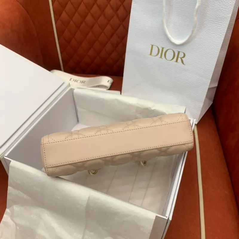 ML24 7 High Quality Bags - Image 4