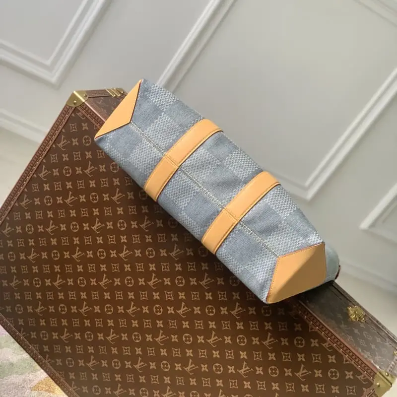 N40702 HH106 43x34x17.5cm High Quality Bags - Image 4