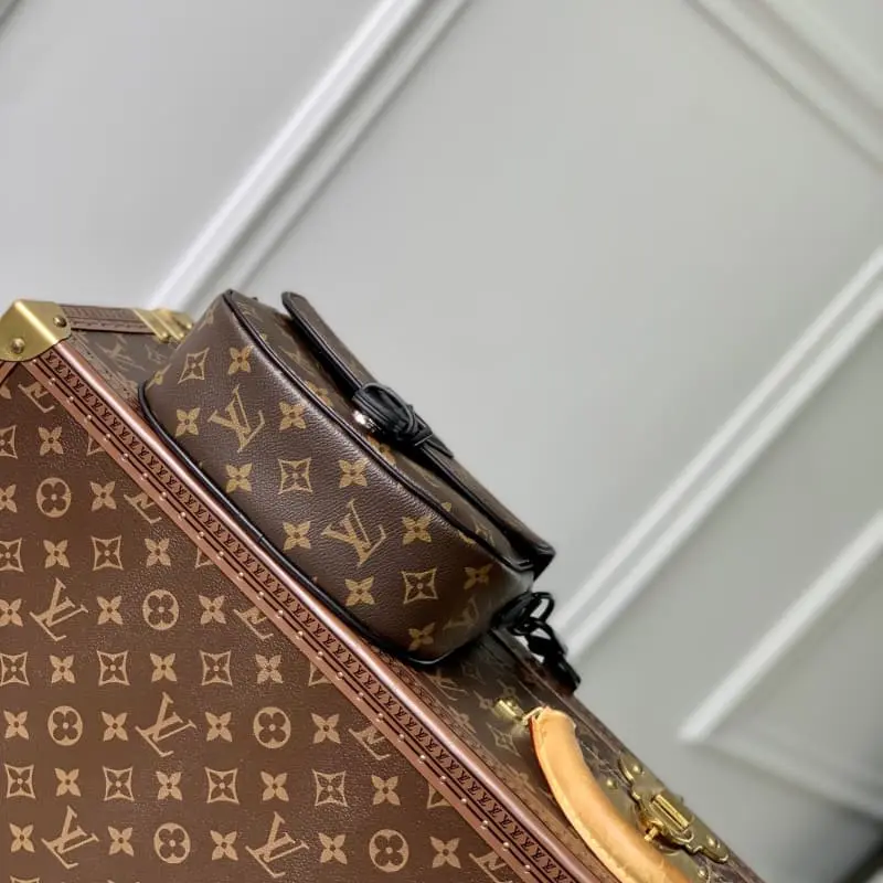 M47060 20x17x7cm High Quality Bags - Image 4