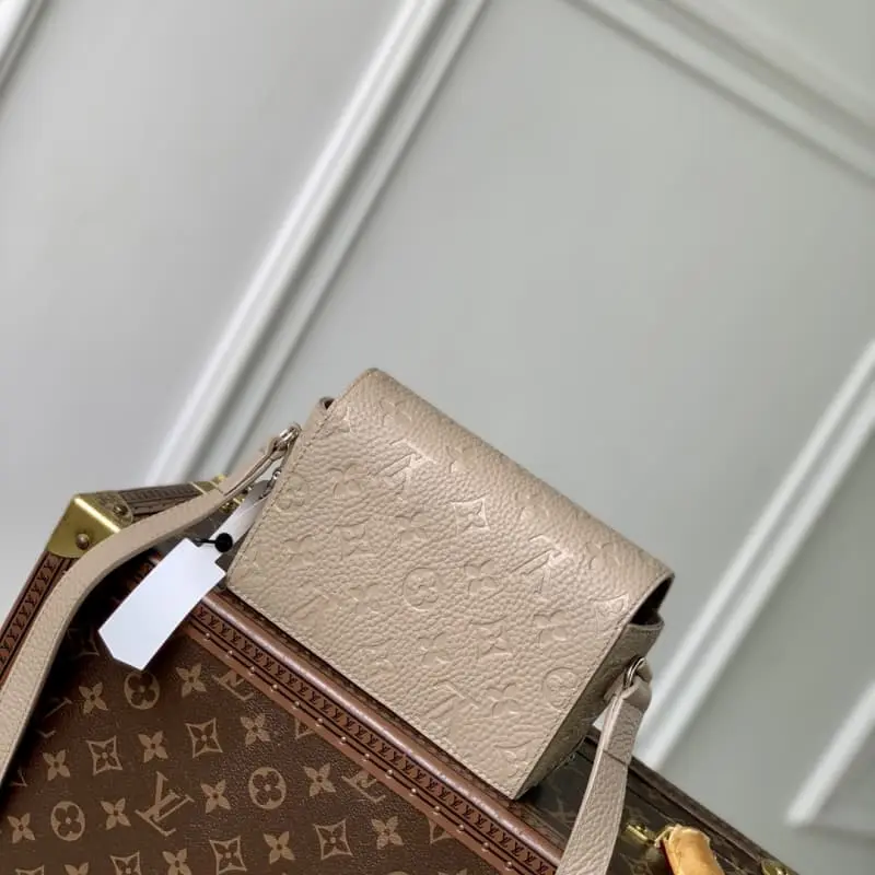 M13889 S1 18x11x6.5cm High Quality Bags - Image 3