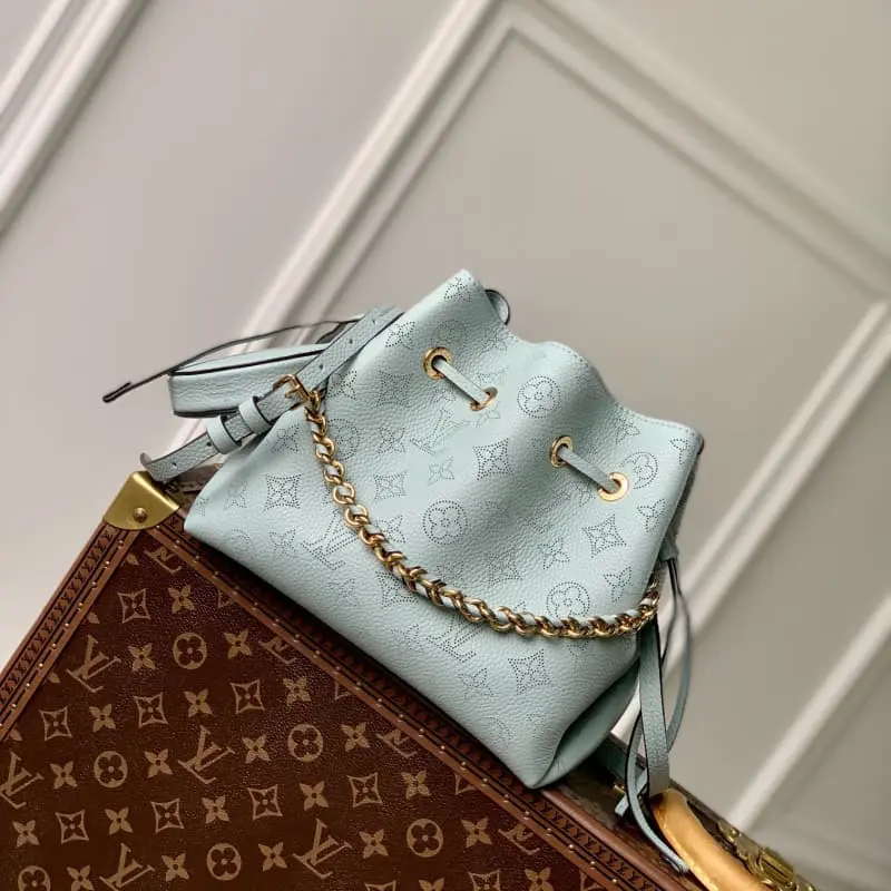 M46840 25x19x11.5cm High Quality Bags - Image 3