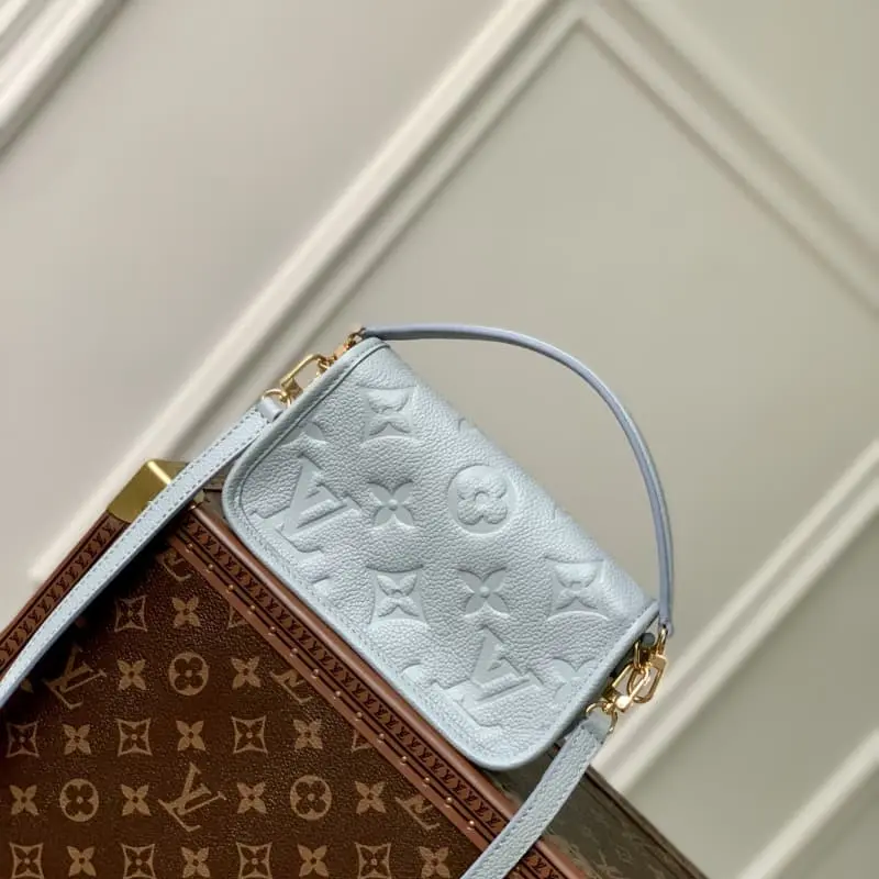 M83529 Blue 19x10.5x6cm High Quality Bags - Image 3