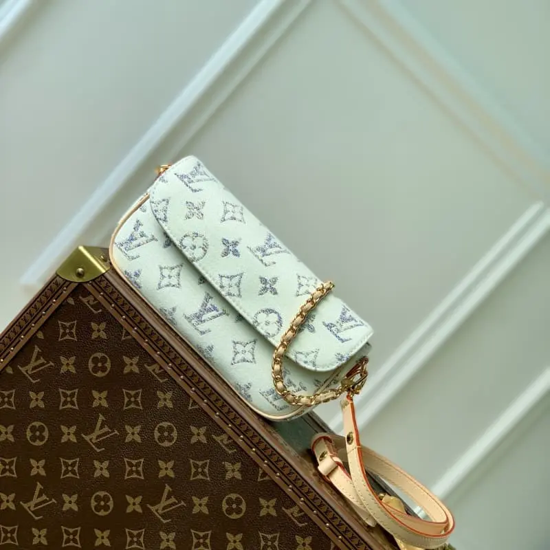 M83499 23.5x12x4.3cm High Quality Bags - Image 3