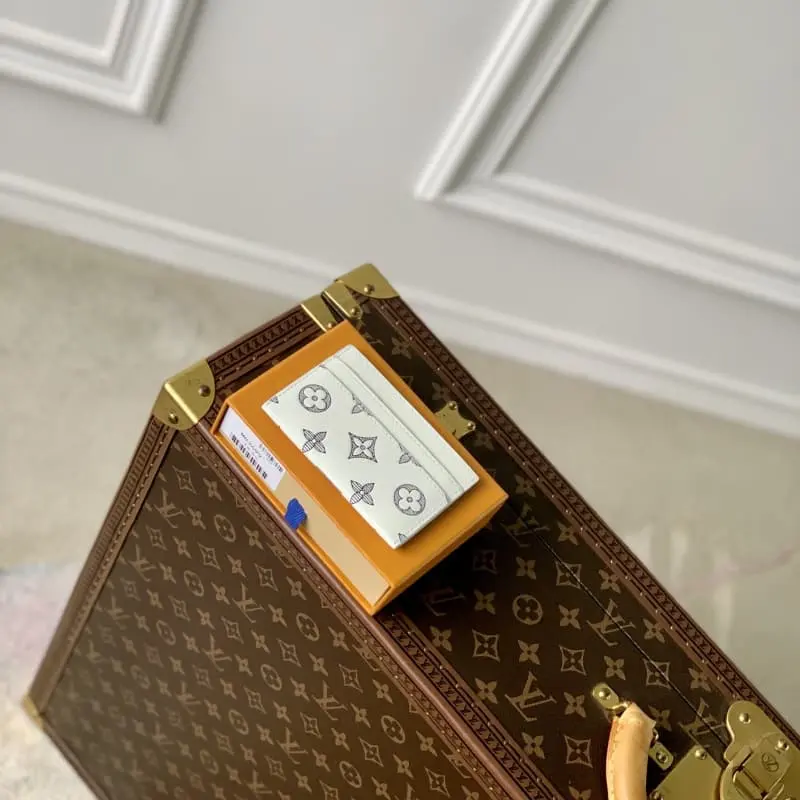 M83699 Elegant White 11x7x1.5cm High Quality Bags