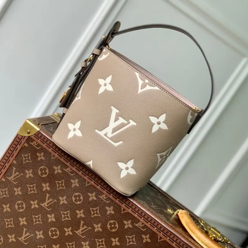 M13045 18x12x16cm High Quality Bags - Image 3