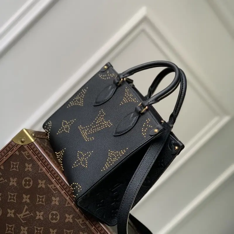 M46733 25x19x11.5cm High Quality Bags - Image 3