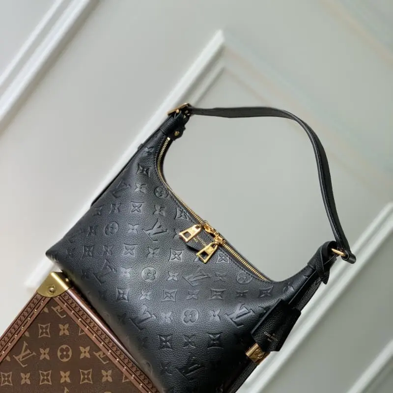 M46610 27x22x10.5cm High Quality Bags - Image 3