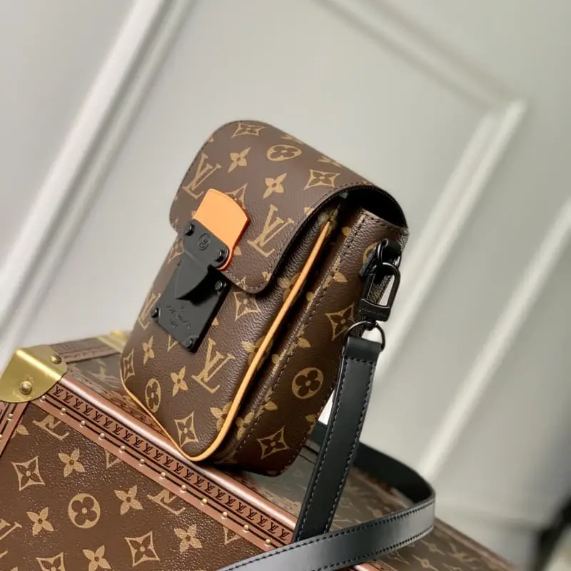 M81522 Presbyopia with leather 12x19x7cm High Quality Bags - Image 3