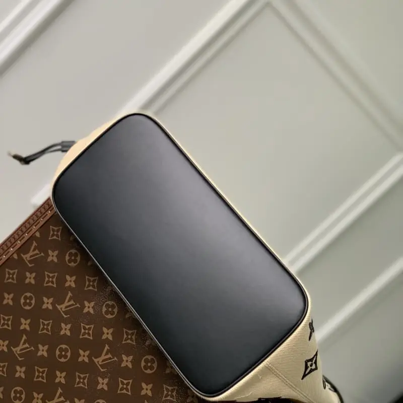 M22838 31x28x14cm High Quality Bags - Image 3