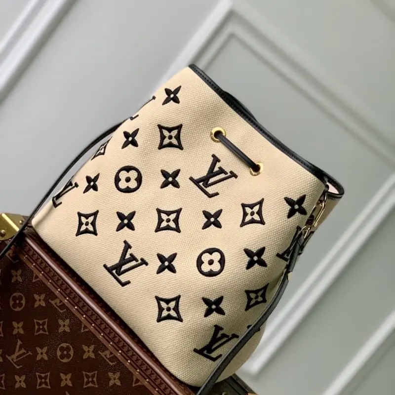 M23080g 26x26x17.5cm High Quality Bags - Image 3