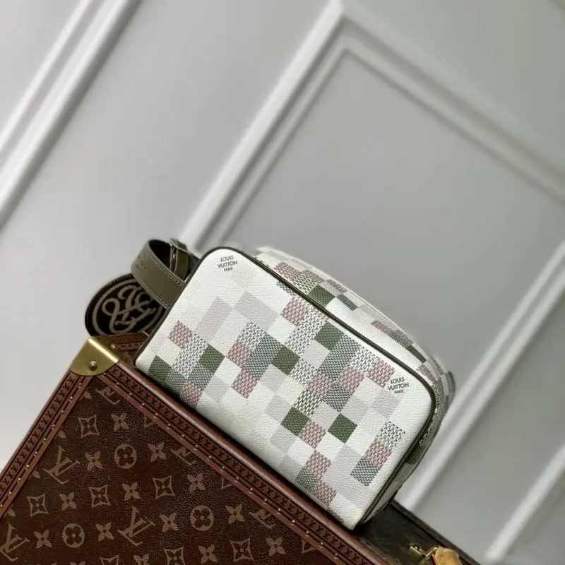 N00112 13x12x23cm High Quality Bags - Image 3