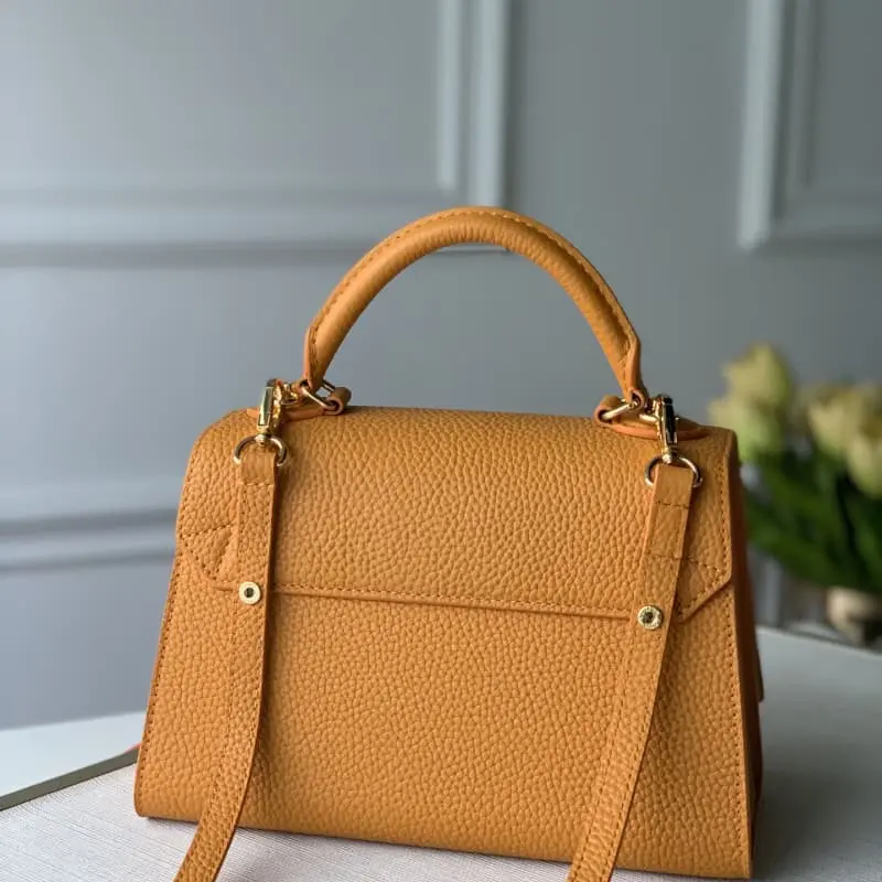 M57136 17x25x11cm High Quality Bags - Image 2