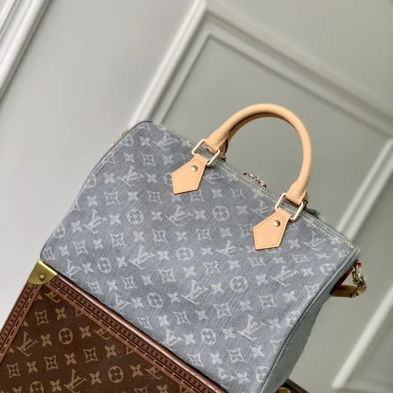 M13344 21x17x30cm High Quality Bags - Image 3