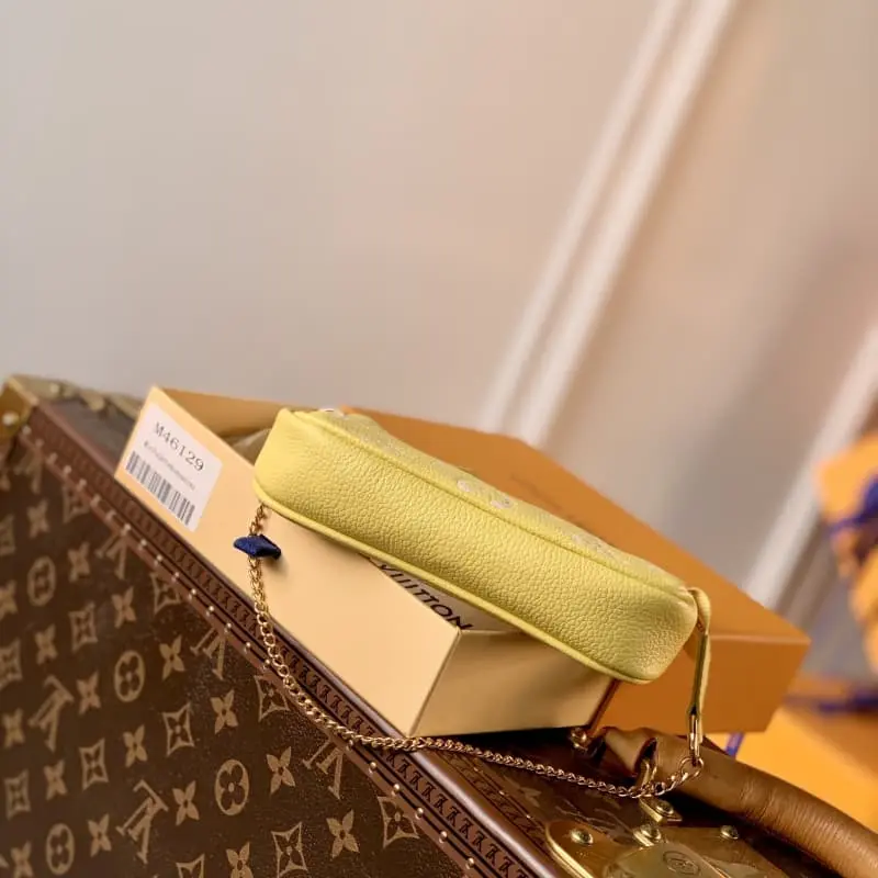 M46129 15.5x10.5x4cm High Quality Bags - Image 3