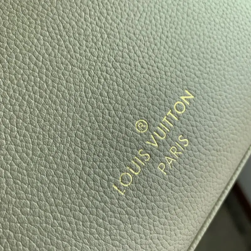 M57728 S1 25x20x12cm High Quality Bags - Image 3