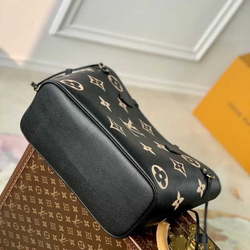 M58907 31x28x14cm High Quality Bags - Image 3